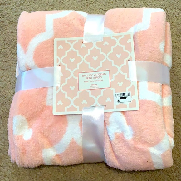 Disney Other - Disney printed throw blanket